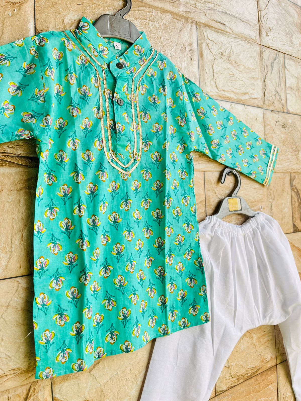 Green booti print cotton kurta pajama